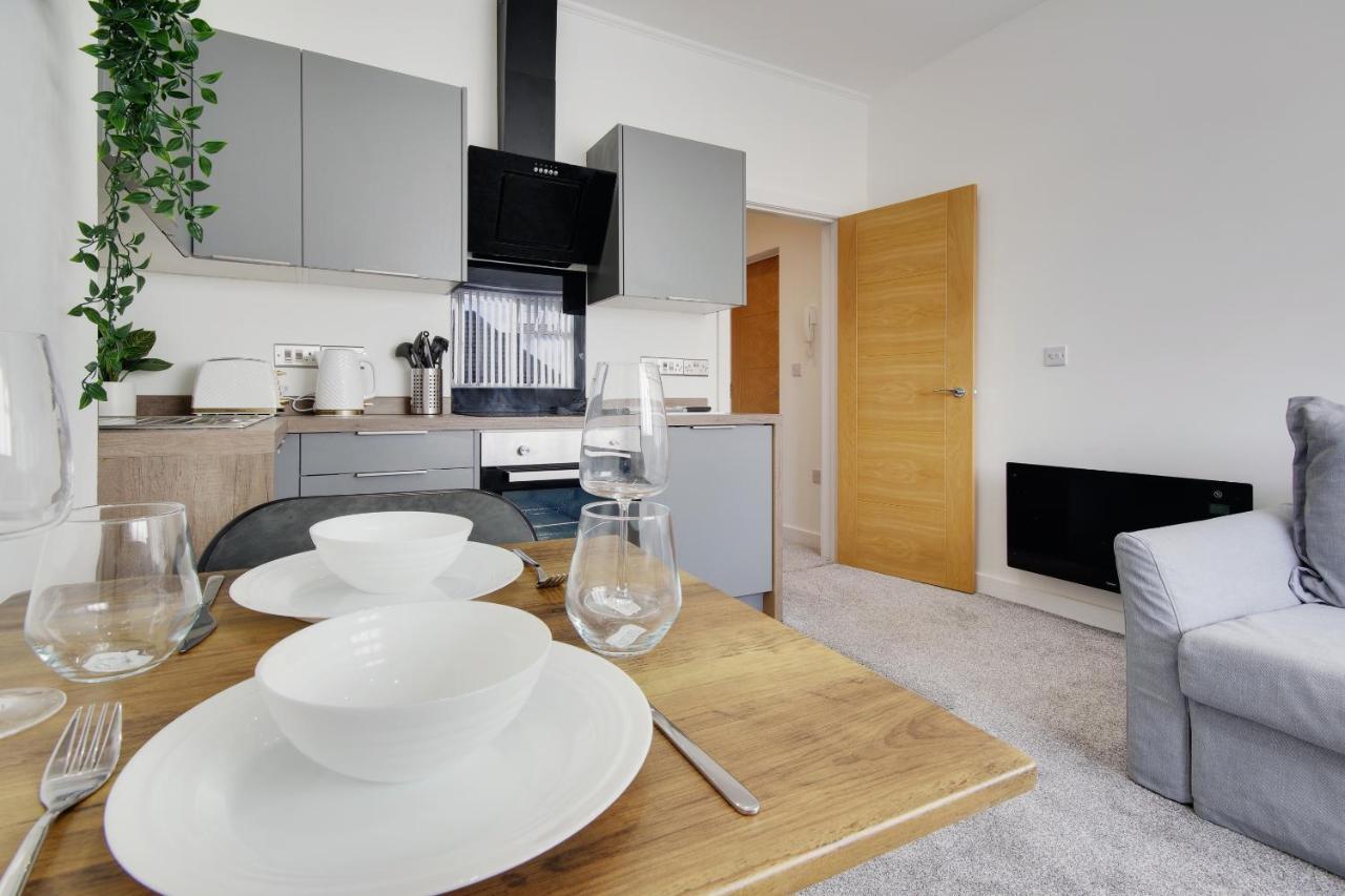 Apartmán 279 Ashley Road Poole Exteriér fotografie